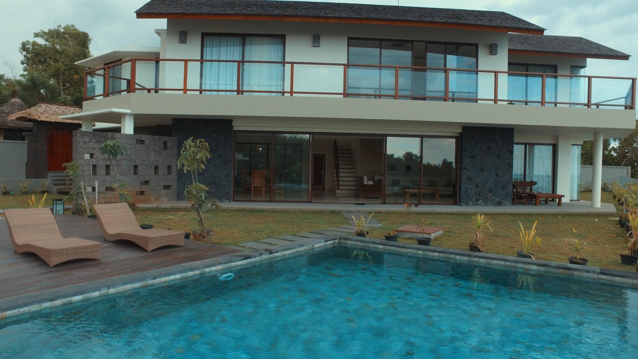 Uluwatu Villa Exterior photo